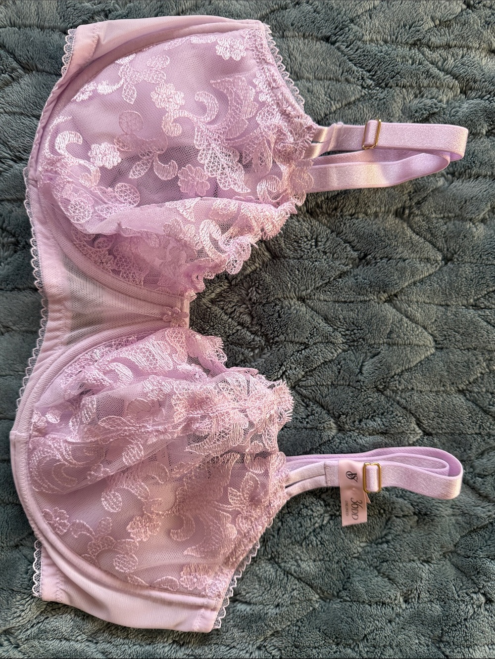 Victoria's Secret Pastel Lavender Lace Underwire Bra